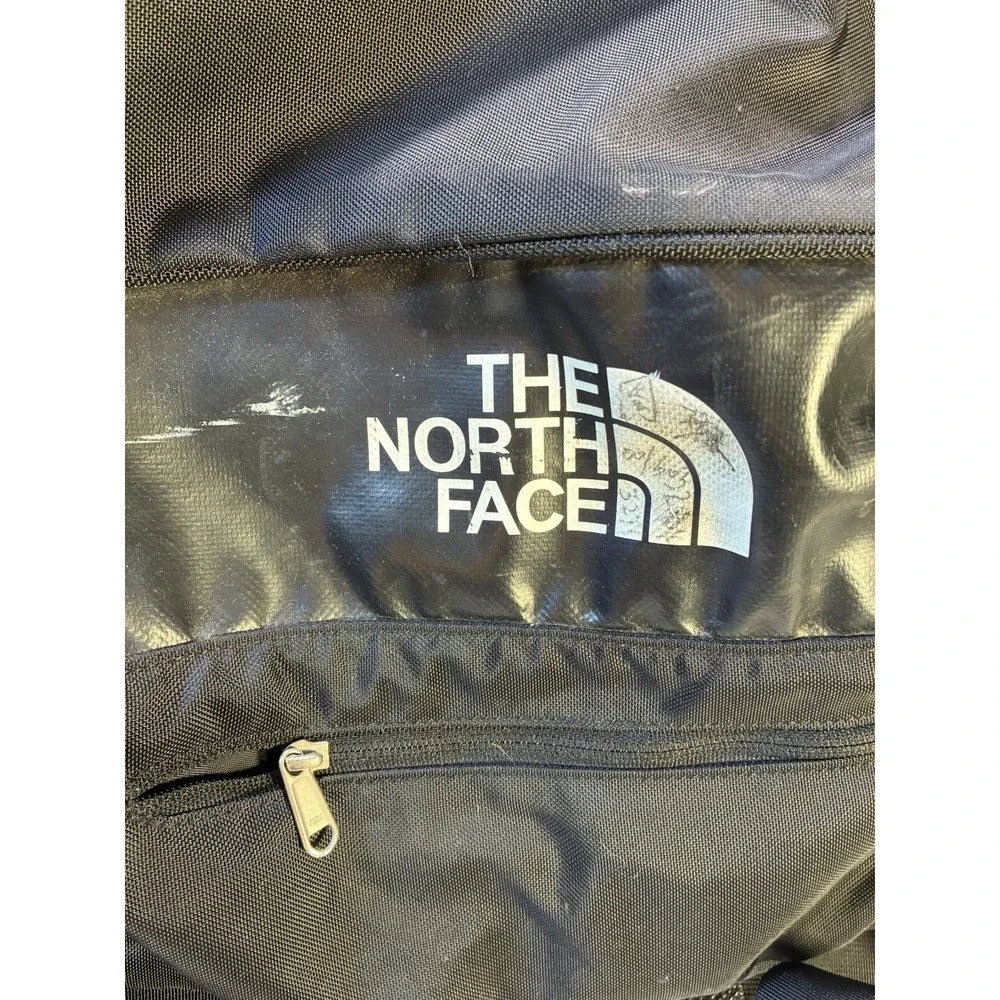 The North Face Base Camp Duffle Bag Medium Black Water Resistant Travel Bag‎